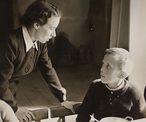 Fürsorgerin mit einem tauben Jungen, 1940er Jahre. Foto: Archiv Pro Infirmis
