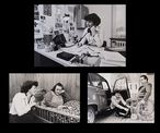 Sozialarbeiterin bei ihrer Tätigkeit und auf Hausbesuch in der Innerschweiz, 1977. Foto : Archiv Pro Infirmis 